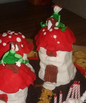 naughty elves cake