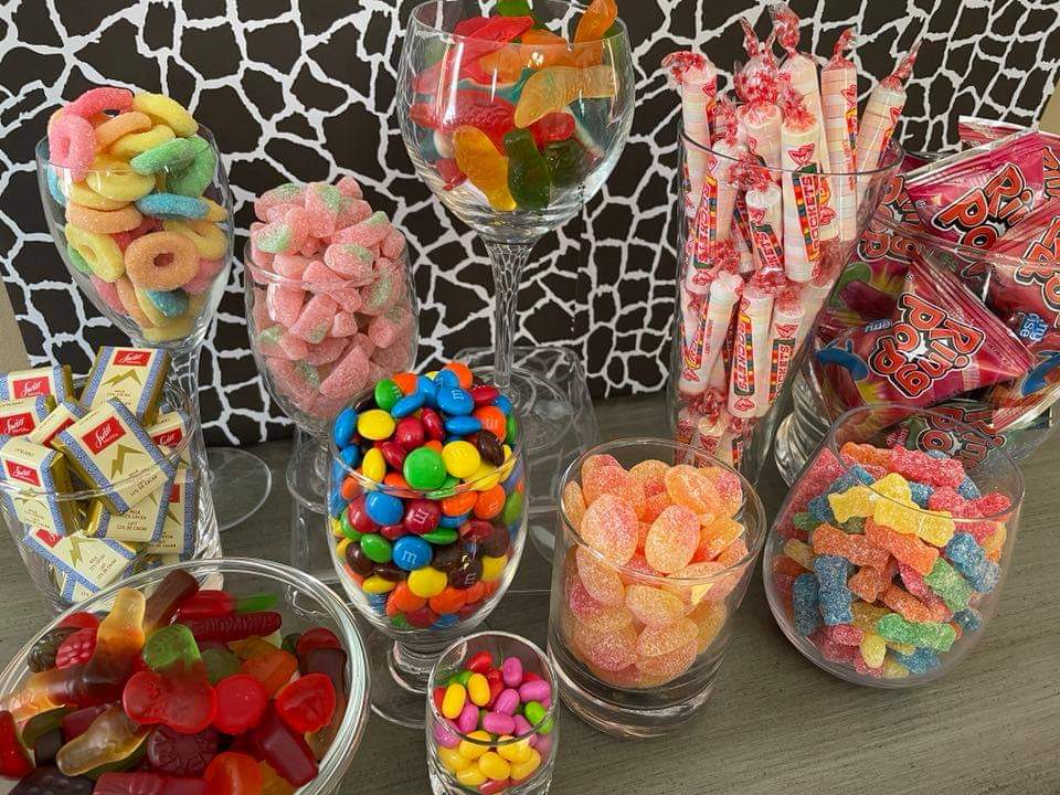 Jungle themed candy bar