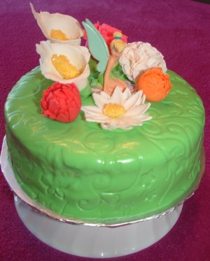tinker bell cake with flowers